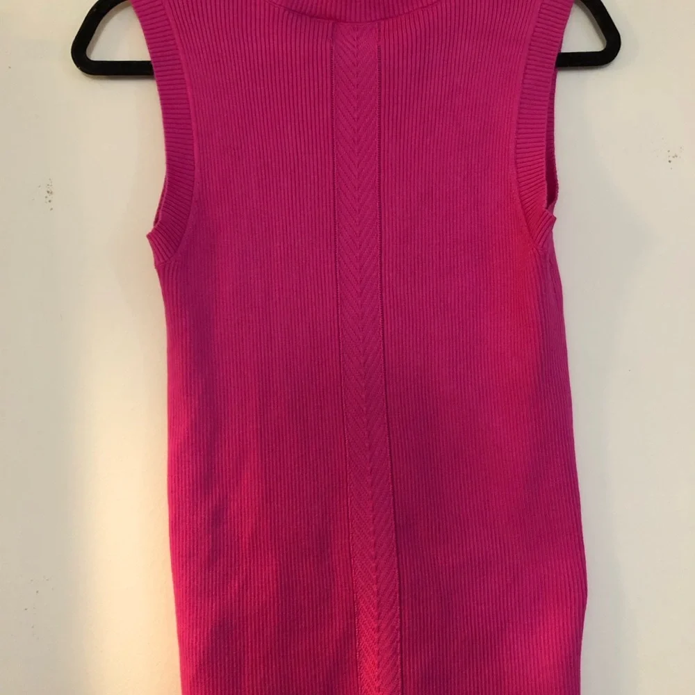 Elie Tahari Sleeveless Ribbed Tank in Fuchsia
